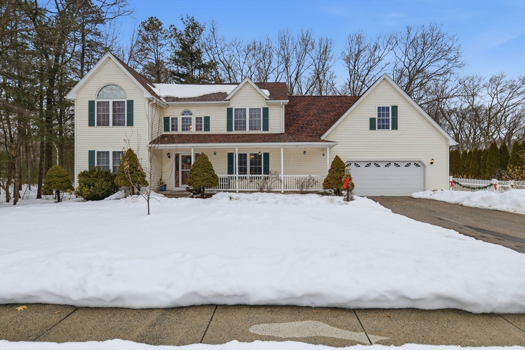 Photo: 19 Logan Pl, Agawam, MA