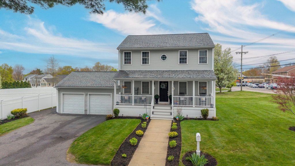Photo: 1870 County St, Somerset, MA