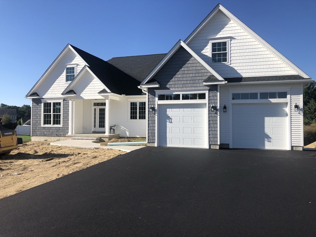 Photo: 125 Pearl St, South Hadley, MA