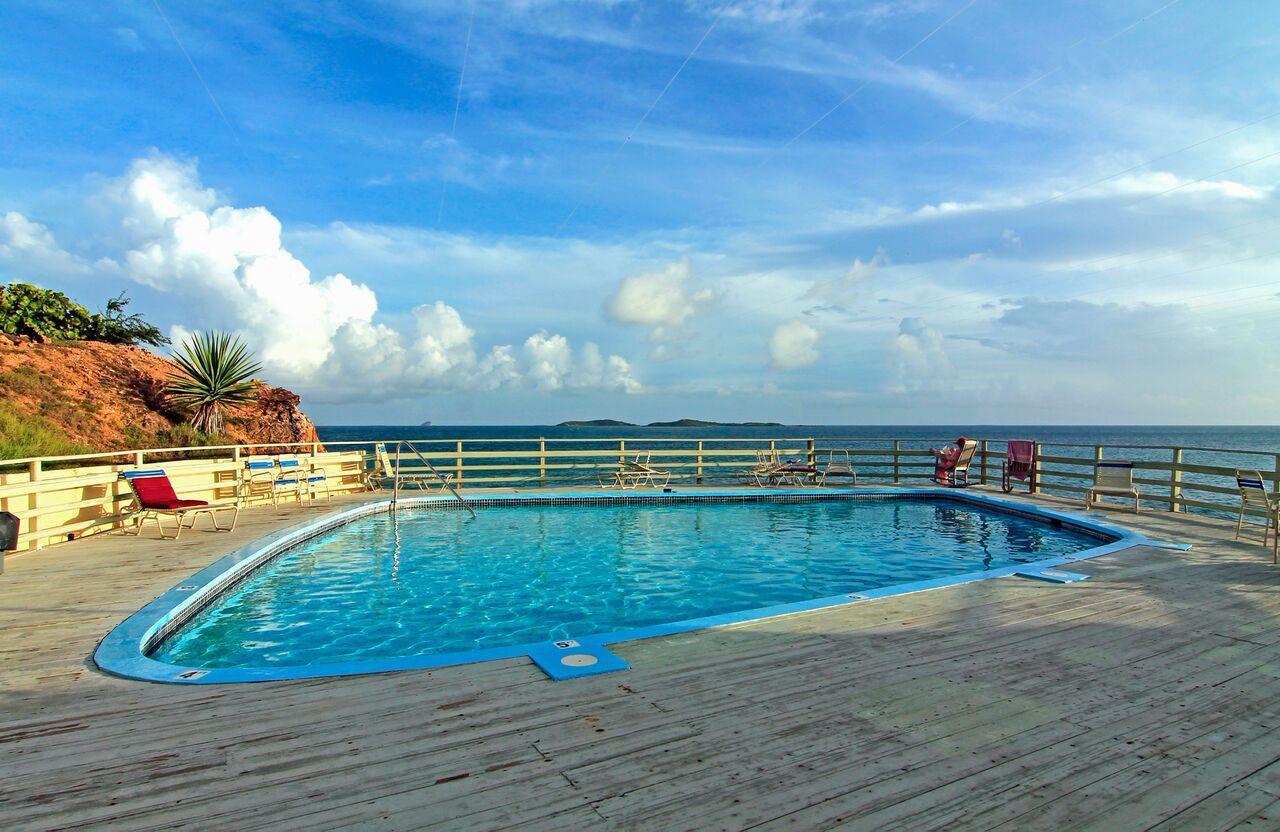 18 11 Sea Cliff
