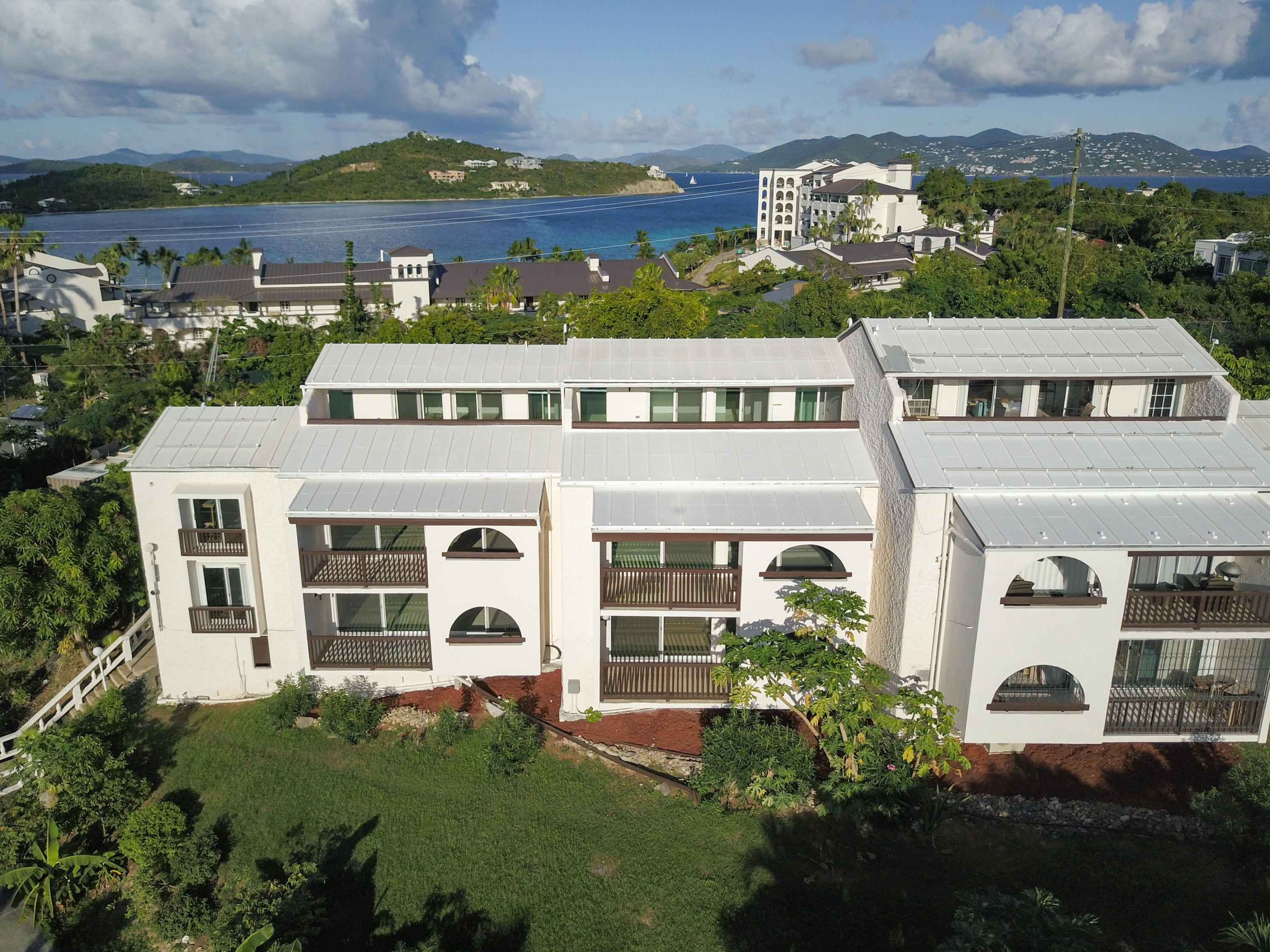 817 Cowpet Bay East, St. Thomas 00802 Condo for 275,000